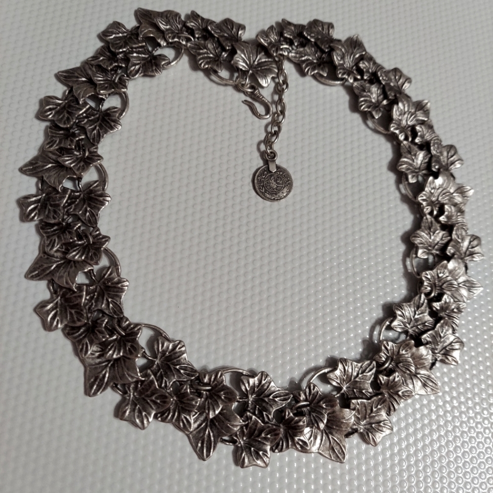 Vintage Textured Silver 'Leaves' Collar Statement Necklace - Picture 2 of 8